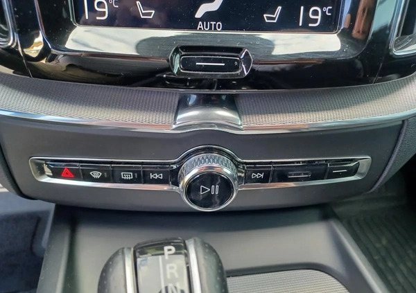 Volvo XC 60 cena 137900 przebieg: 182900, rok produkcji 2019 z Pelplin małe 137